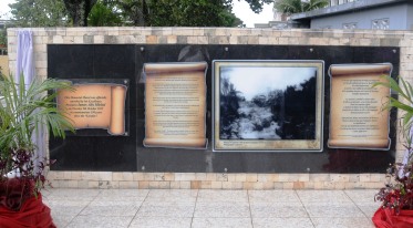 Description: The memorial pays tribute to those who lost their lives in the devastating landslide of 1862